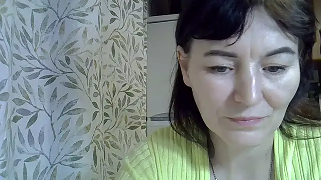 Snapshot of Krystal_82 chatting on February 2, 8:40 pm Krystal 82 online show from February 2, 8:40 pm