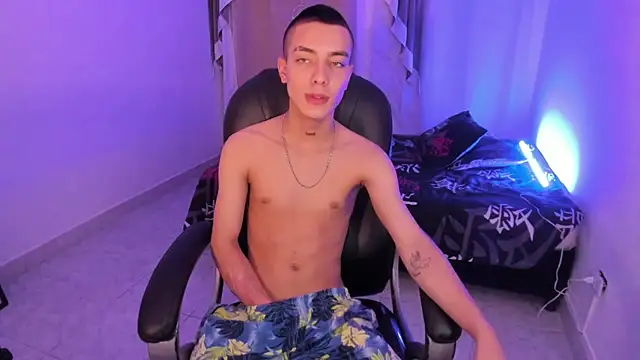 Dereck Boy8 online show from December 22, 2:52 am