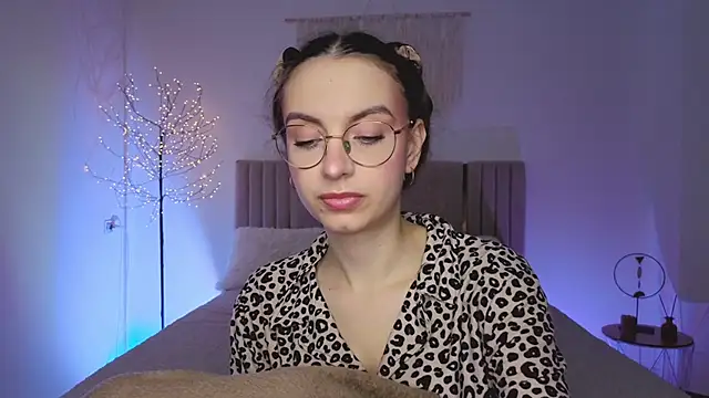 Real cutie1 online show from March 17, 2:09 pm