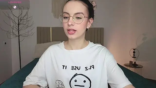 Real cutie1 online show from March 30, 12:39 pm