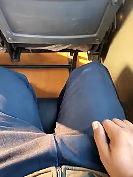 Snapshot of mysticeyes_backup chatting on November 14, 2:43 am mysticeyes backup online show from November 14, 2:43 am