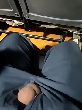 Snapshot of mysticeyes_backup chatting on December 1, 12:32 pm mysticeyes backup online show from December 1, 12:32 pm