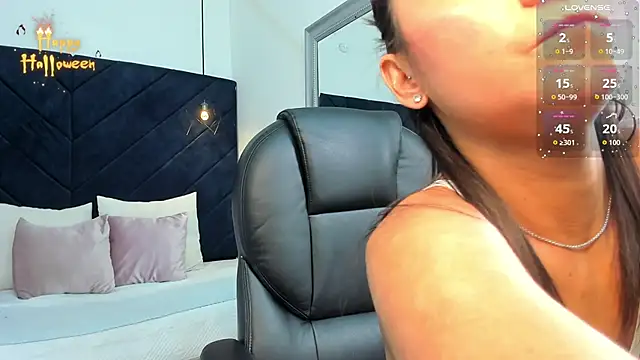 Snapshot of shamara_thomson chatting on October 11, 12:58 pm shamara thomson online show from October 11, 12:58 pm