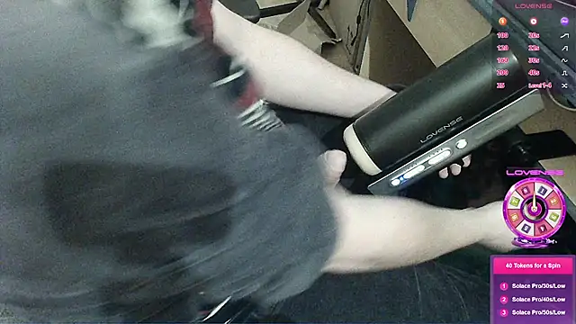 Snapshot of crocbite chatting on February 13, 7:43 pm crocbite online show from February 13, 7:43 pm