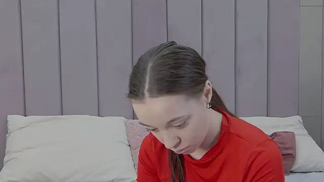 ZoeyNeal online show from March 18, 1:58 pm