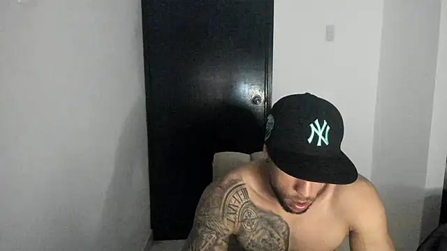 ThiagoLugo online show from May 1, 5:01 am