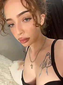 Hannah xBaby online show from June 6, 11:48 am