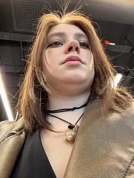 lucy-joy online show from April 19, 11:20 am