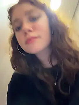 Snapshot of lucy-joy chatting on July 6, 3:03 pm lucy-joy online show from July 6, 3:03 pm