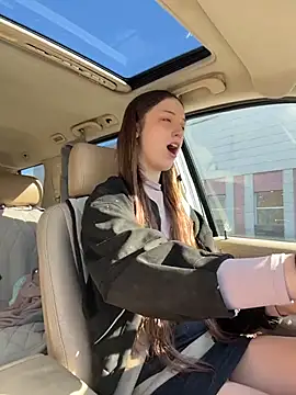 DollyTall online show from March 29, 4:12 am