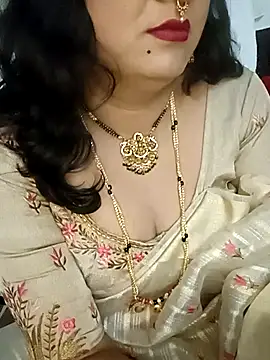 Snapshot of Niharika555 chatting on July 10, 8:33 pm Niharika555 online show from July 10, 8:33 pm
