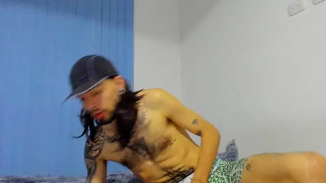 Snapshot of Theferxxo_12 chatting on October 27, 11:52 pm Theferxxo 12 online show from October 27, 11:52 pm