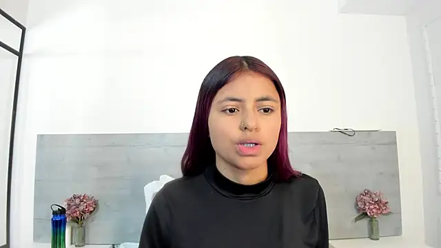 Snapshot of sunnyWhitee chatting on June 1, 7:15 pm sunnyWhitee online show from June 1, 7:15 pm