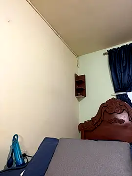 Snapshot of MaxDell chatting on September 20, 10:33 pm MaxDell online show from September 20, 10:33 pm