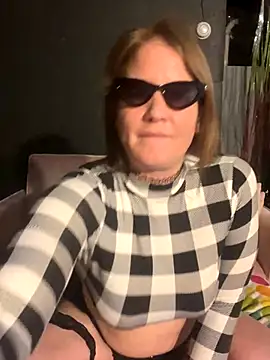 bigb00tycass online show from December 16, 4:28 am