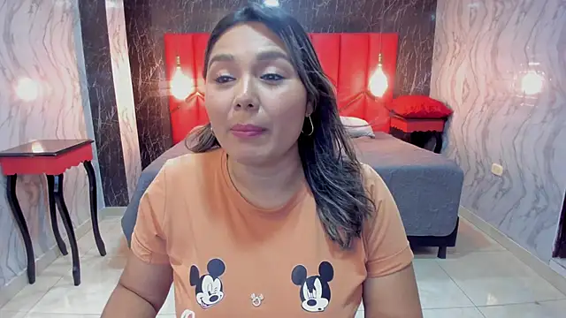 LatinaHoleQueen online show from December 4, 2:37 pm