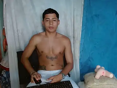 Snapshot of Lil_condor_bby1 chatting on September 18, 9:17 pm Lil condor bby1 online show from September 18, 9:17 pm