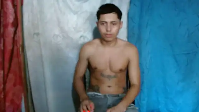 Snapshot of Lil_condor_bby1 chatting on October 5, 9:02 pm Lil condor bby1 online show from October 5, 9:02 pm