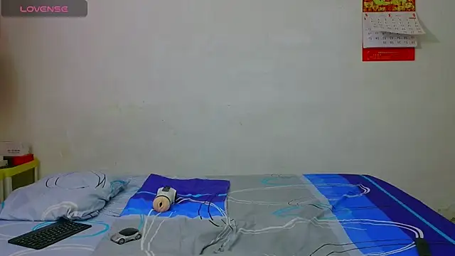 dylan apol0 online show from April 6, 4:46 am