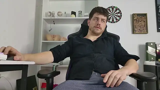 aaron nvk online show from March 3, 4:18 am