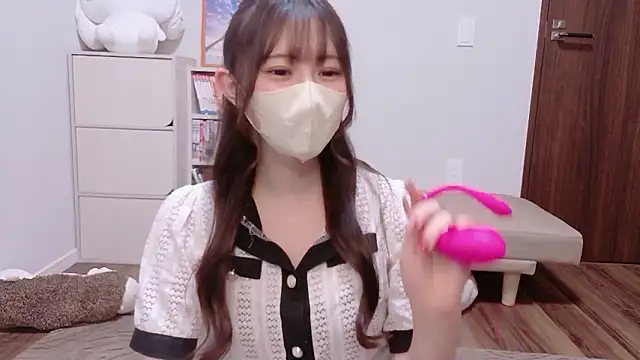 MOEMOE-Q online show from September 27, 3:39 pm