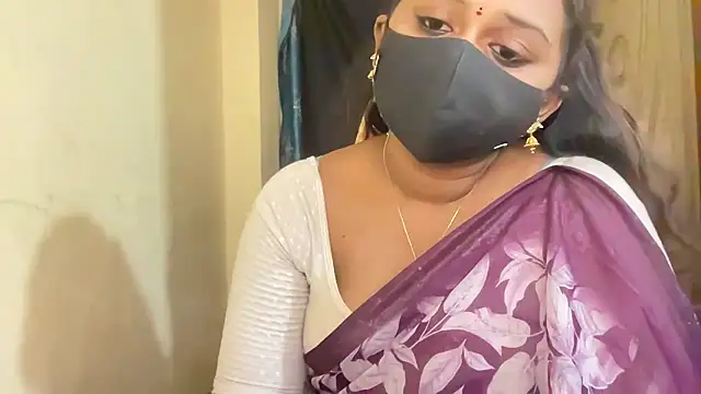 Snapshot of Pavani-Sexy chatting on February 19, 5:20 pm Pavani-Sexy online show from February 19, 5:20 pm