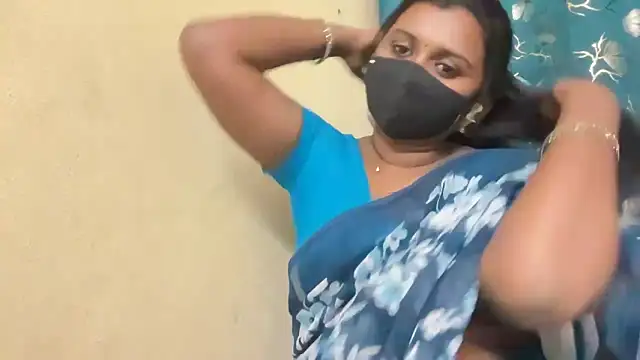 Snapshot of Pavani-Sexy chatting on April 19, 8:24 am Pavani-Sexy online show from April 19, 8:24 am