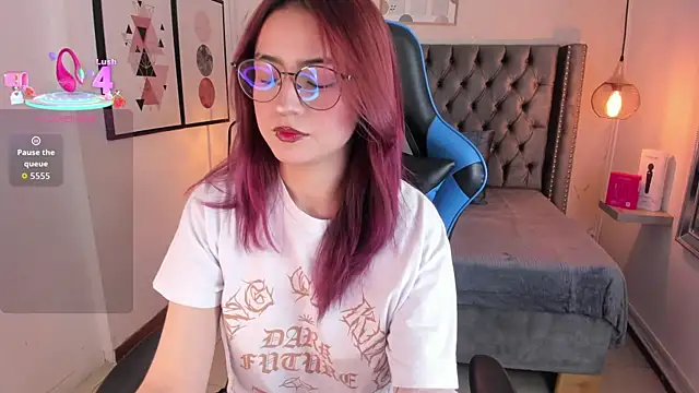 Lily Fleming online show from September 15, 7:25 pm