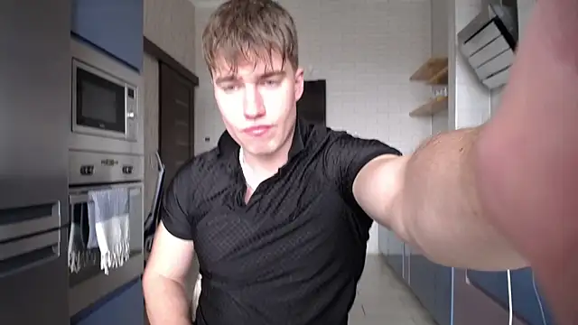 megamaxxxl online show from April 7, 9:32 am