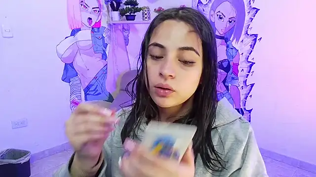 Snapshot of sofi_lara28 chatting on May 4, 3:30 pm sofi lara28 online show from May 4, 3:30 pm