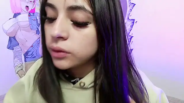 Snapshot of sofi_lara28 chatting on June 2, 1:02 pm sofi lara28 online show from June 2, 1:02 pm