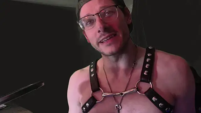 Snapshot of MasterDaddyCool chatting on February 22, 12:01 am MasterDaddyCool online show from February 22, 12:01 am