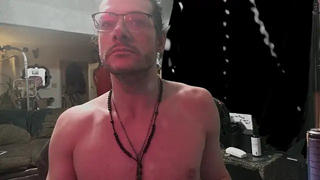 Snapshot of MasterDaddyCool chatting on February 28, 12:11 am MasterDaddyCool online show from February 28, 12:11 am