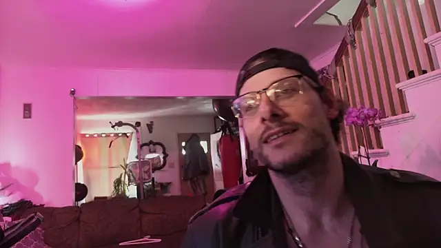 Snapshot of MasterDaddyCool chatting on March 8, 6:55 pm MasterDaddyCool online show from March 8, 6:55 pm