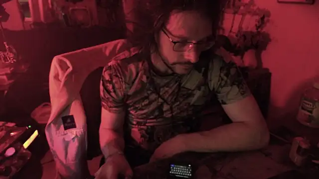 Snapshot of MasterDaddyCool chatting on March 16, 8:29 am MasterDaddyCool online show from March 16, 8:29 am