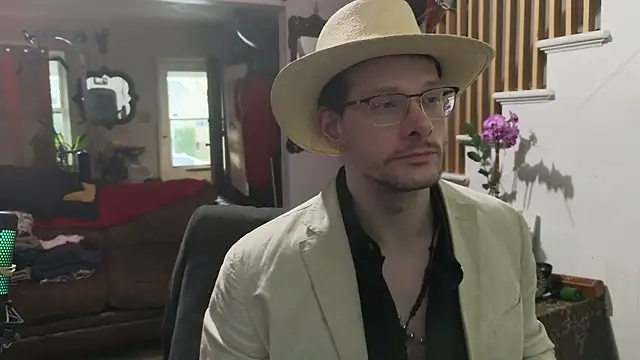 Snapshot of MasterDaddyCool chatting on March 31, 10:10 pm MasterDaddyCool online show from March 31, 10:10 pm