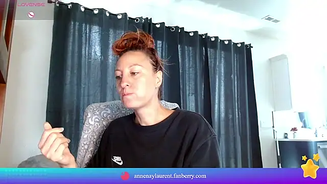 Snapshot of AnneNay chatting on June 27, 5:51 pm AnneNay online show from June 27, 5:51 pm