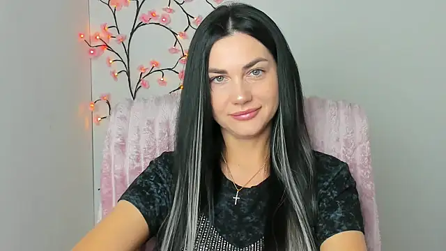 Snapshot of Lune_Moon chatting on April 18, 5:22 am Lune Moon online show from April 18, 5:22 am