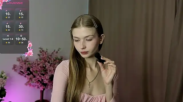 holylisssa online show from November 1, 8:38 am