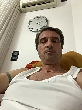 Snapshot of sasatimido chatting on July 12, 12:23 am sasatimido online show from July 12, 12:23 am
