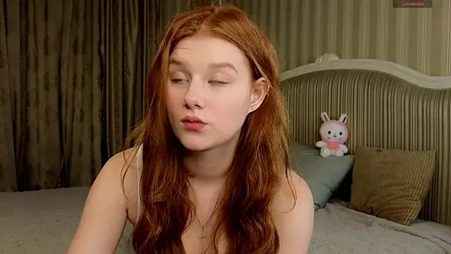 Juuulia  online show from October 16, 2:40 pm