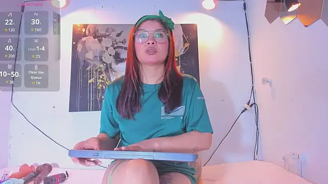 Karlaliones69 online show from March 30, 12:28 pm