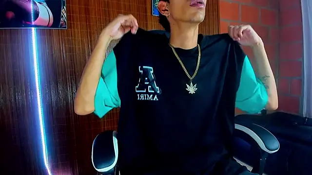 Snapshot of briamhoconor_xh chatting on February 13, 1:34 am briamhoconor xh online show from February 13, 1:34 am