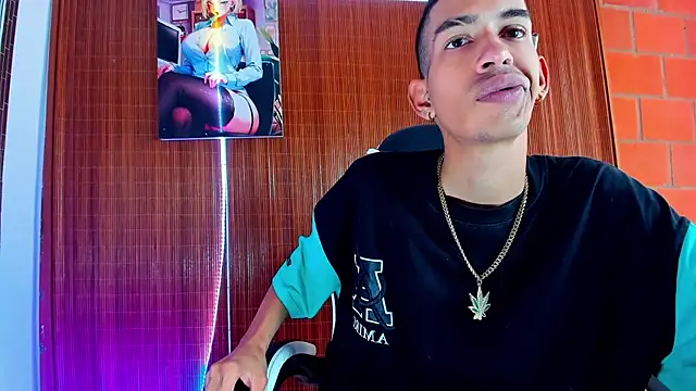 Snapshot of briamhoconor_xh chatting on February 19, 3:30 pm briamhoconor xh online show from February 19, 3:30 pm