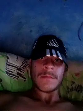 Snapshot of Davidg244 chatting on December 2, 4:18 am Davidg244 online show from December 2, 4:18 am