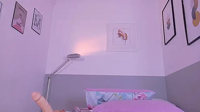 Snapshot of cutepetitee chatting on February 17, 7:31 pm cutepetitee online show from February 17, 7:31 pm