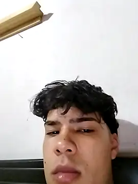 Snapshot of dani_titan320 chatting on October 22, 8:19 pm dani titan320 online show from October 22, 8:19 pm