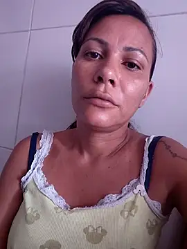 Snapshot of dyjaA chatting on February 22, 2:37 pm dyjaA online show from February 22, 2:37 pm