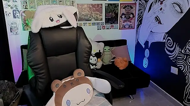 Yuhwan  online show from September 13, 5:57 pm