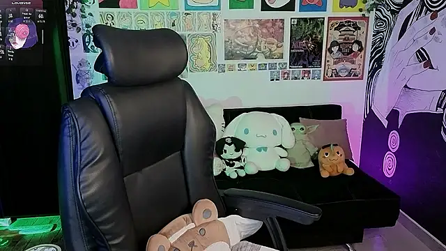 Yuhwan  online show from January 18, 1:42 am